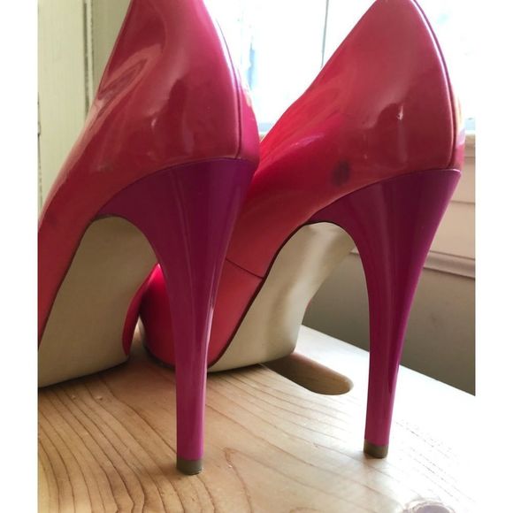 Guess Two Toned Pink with Gold Peep Toe Heels Pumps Womens Size 7.5 - Picture 9 of 13